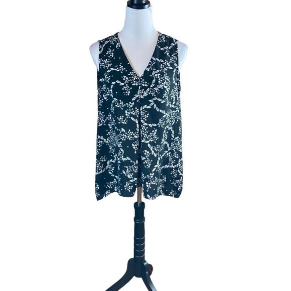 2 Medium Printed Blouses, Size M - Picture 9 of 14